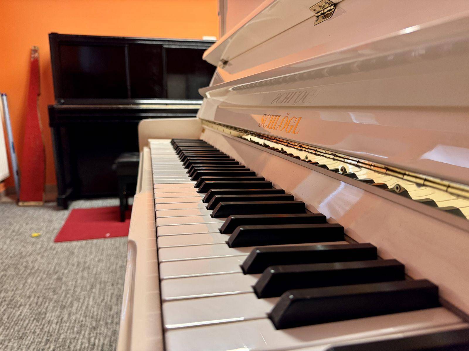 Pianino Schlögel