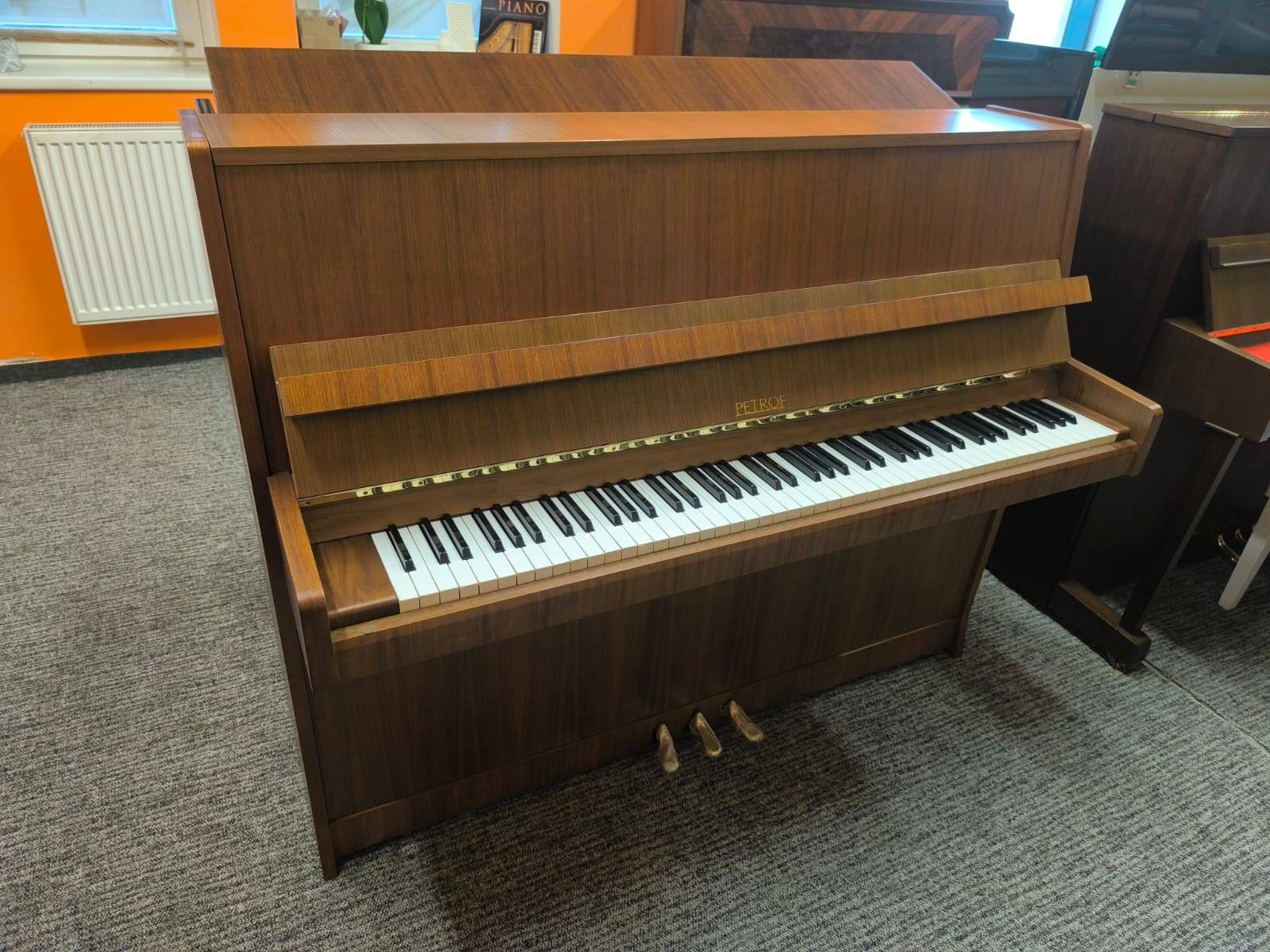 Pianino Petrof