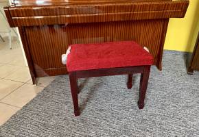 Nová klavírová židle, Prodáno