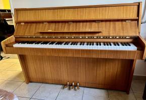 Japonské pianino KAWAI