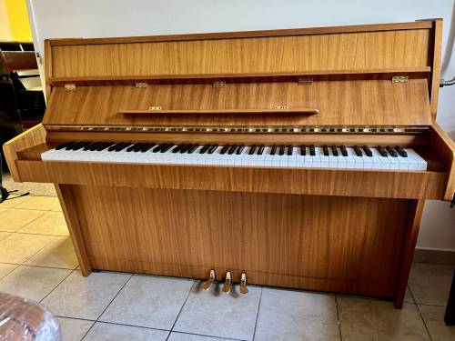 Japonské pianino KAWAI