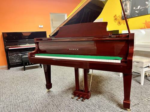 Klavír Samick