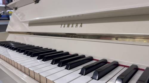 Pianino Yamaha Bílý vysoký lesk (Připravuje se)