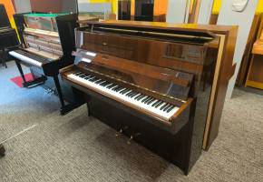 Pianino Petrof 115/ II ořech vysoký lesk