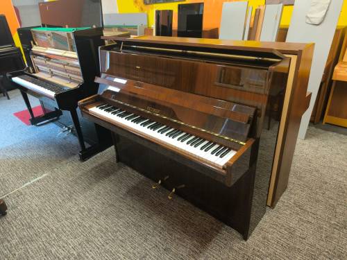 Pianino Petrof 115/ II ořech vysoký lesk