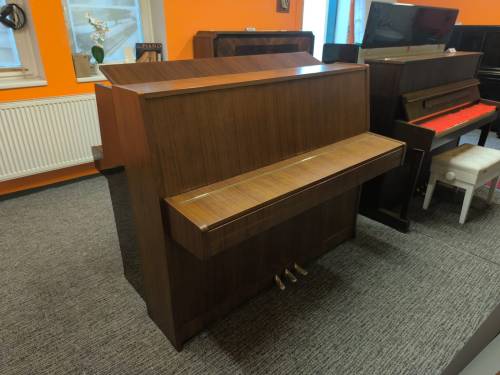 Pianino Petrof tmavě mořený dub satén